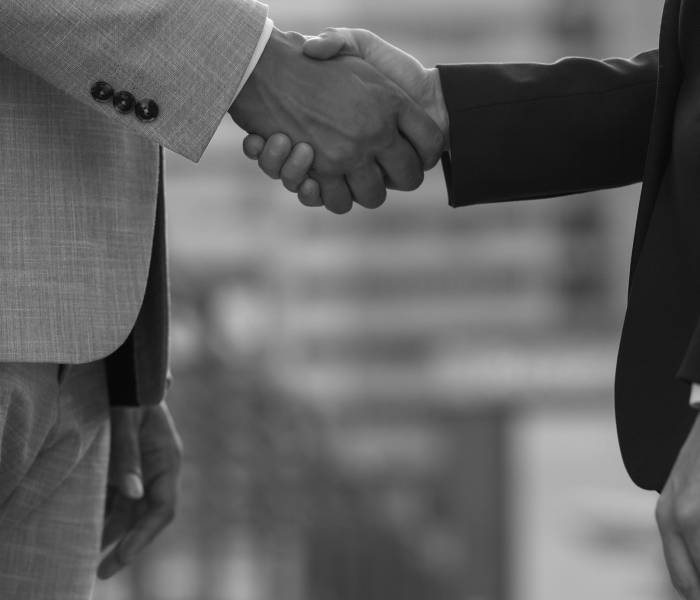 businesspeople-shaking-hands